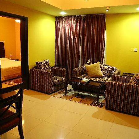 Golden Square Hotel Apartments Dubai Esterno foto