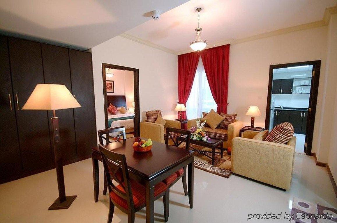 Golden Square Hotel Apartments Dubai Esterno foto