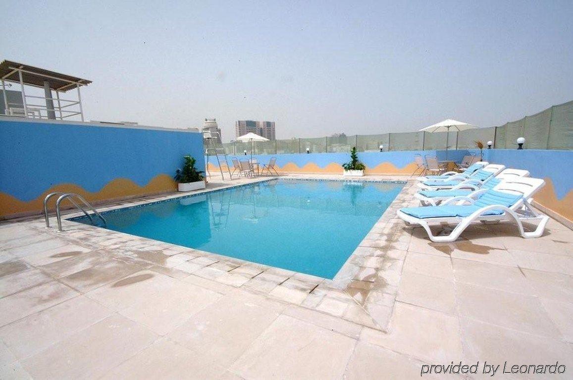 Golden Square Hotel Apartments Dubai Esterno foto