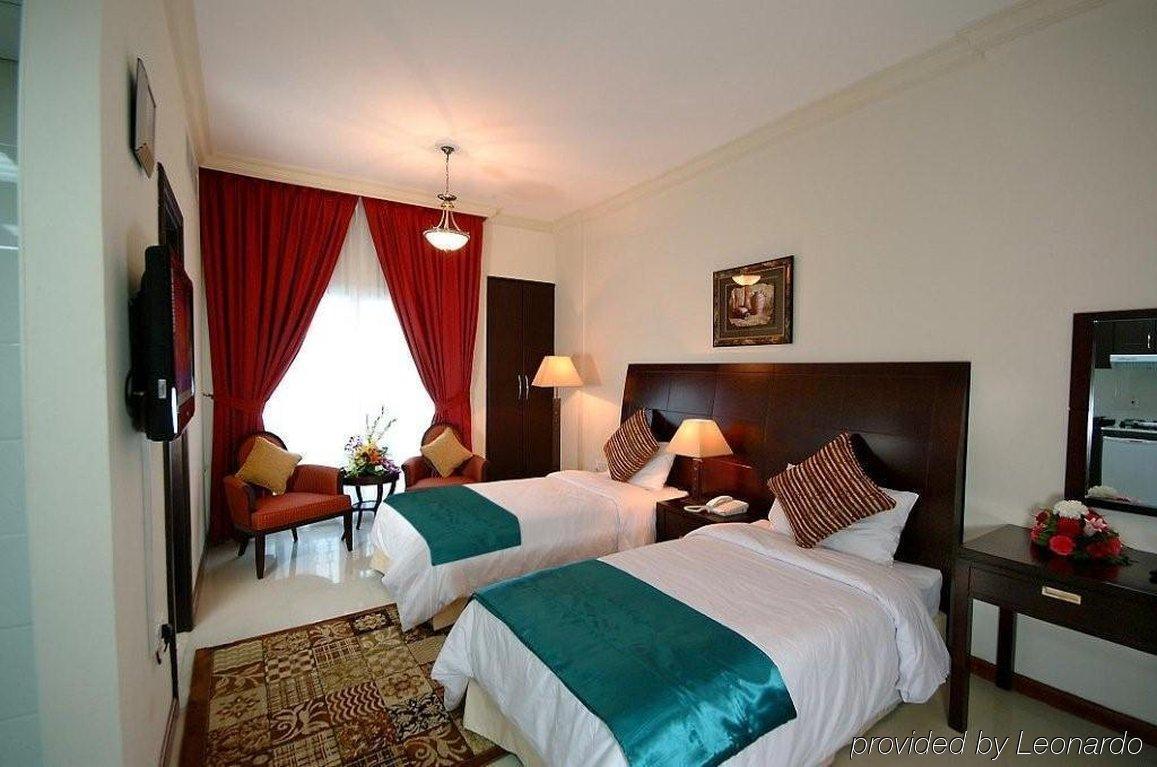 Golden Square Hotel Apartments Dubai Esterno foto