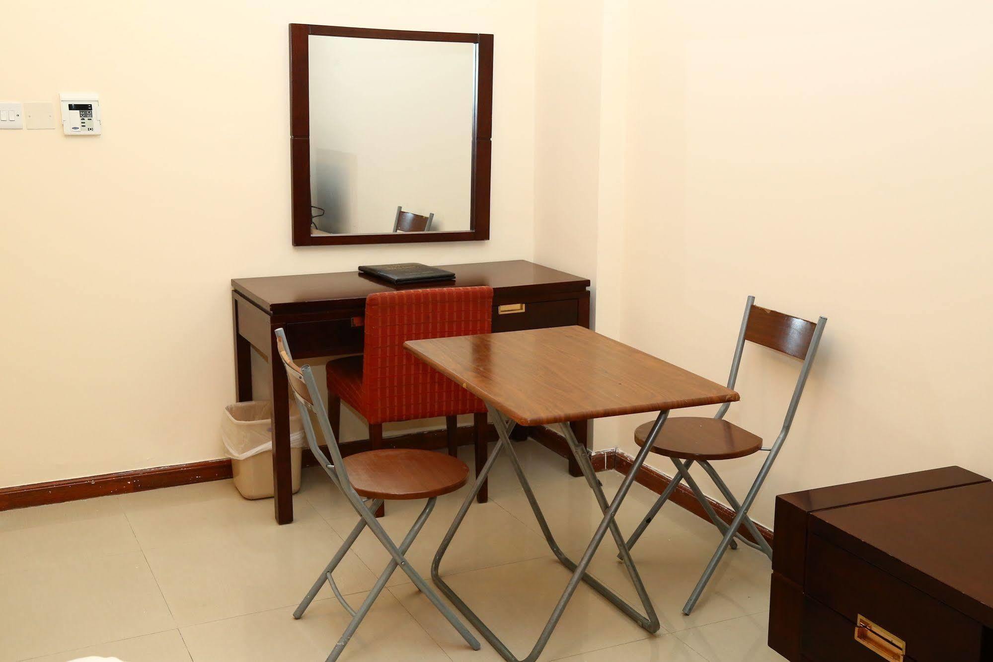 Golden Square Hotel Apartments Dubai Esterno foto