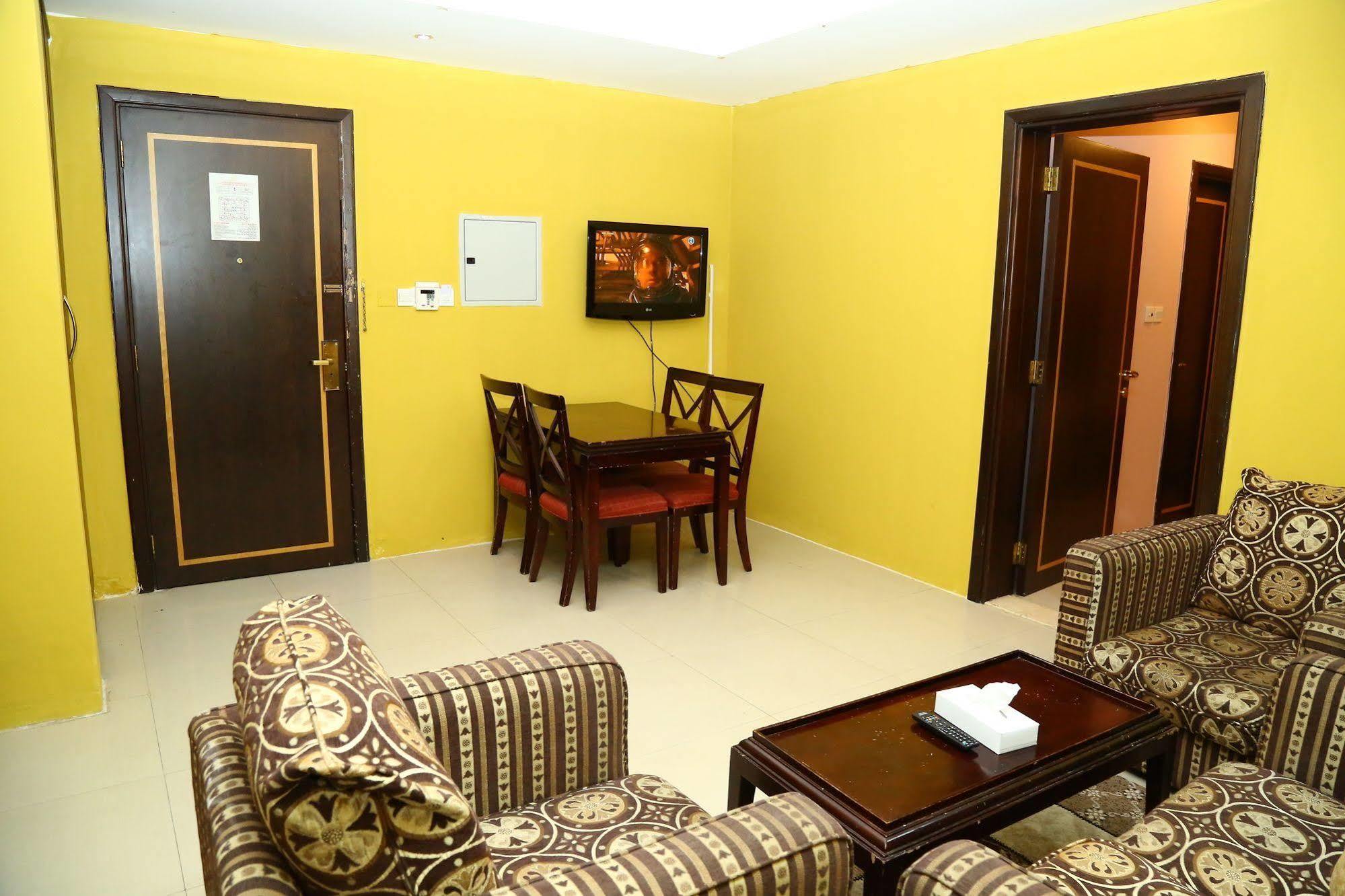 Golden Square Hotel Apartments Dubai Esterno foto